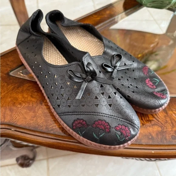 Sports Embroidered Shoes Size 41 - Picture 2 of 6